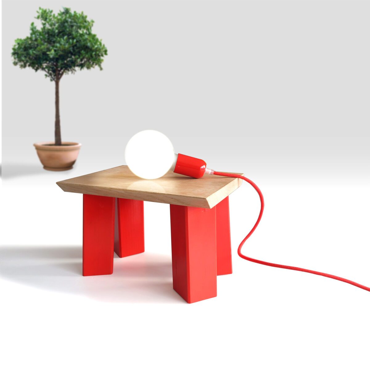 Sgabello Basso di Design - immagine 4